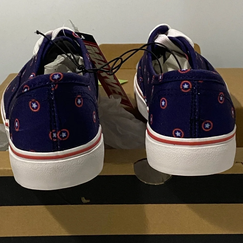 Marvel Deep Blue Capt. America Classic Sneeker - Picture 2 of 8